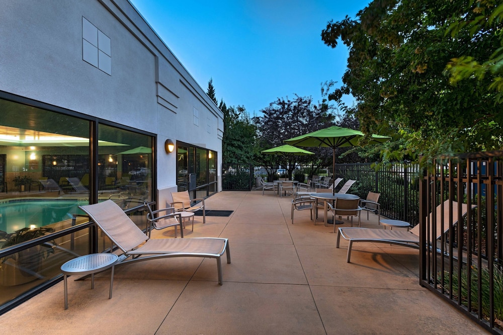 SpringHill Suites Boise West Eagle - photo 33