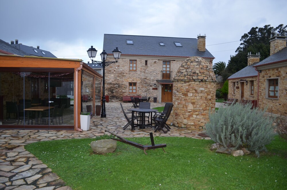 Casa Valraiña — 4-Star Luxury Hotel in Foz, Spain