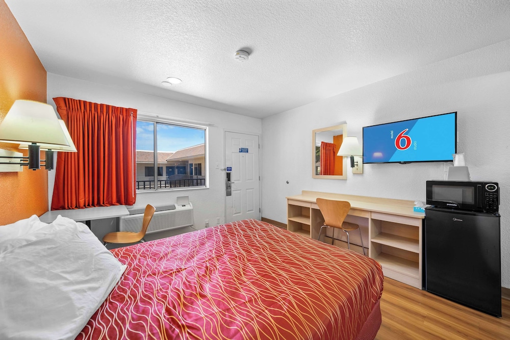 Motel 6 Big Bear Lake CA - photo 17
