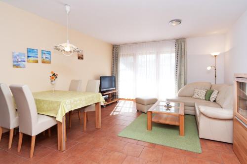 Ferienpark Freesenbruch Wohnung 2 2 Bernstein — 4-Star Luxury Hotel in Zingst, Germany
