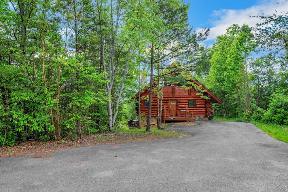 Star Views Secluded W mountain Views 2 Bedroom Cabin by Heavenly Views Resort - photo 30