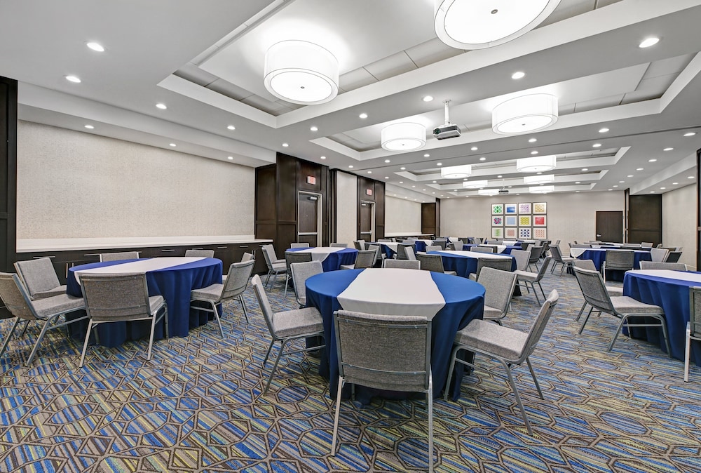Holiday Inn Express & Suites Houston Memorial City Centre by IHG - photo 36