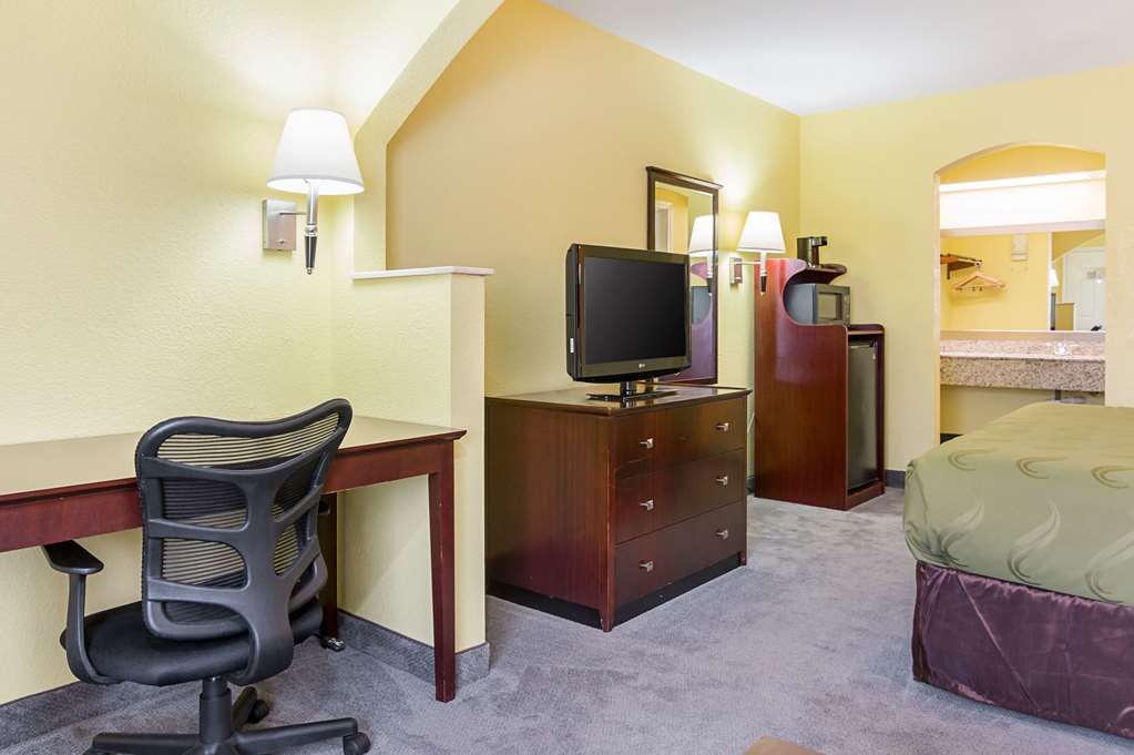 Quality Inn Carthage - photo 16