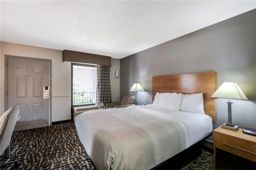 Quality Inn Bowling Green South - photo 10