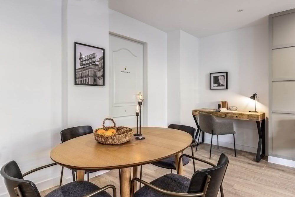 Combre 1 Bedroom With Pool in Castilla Madrid hotel