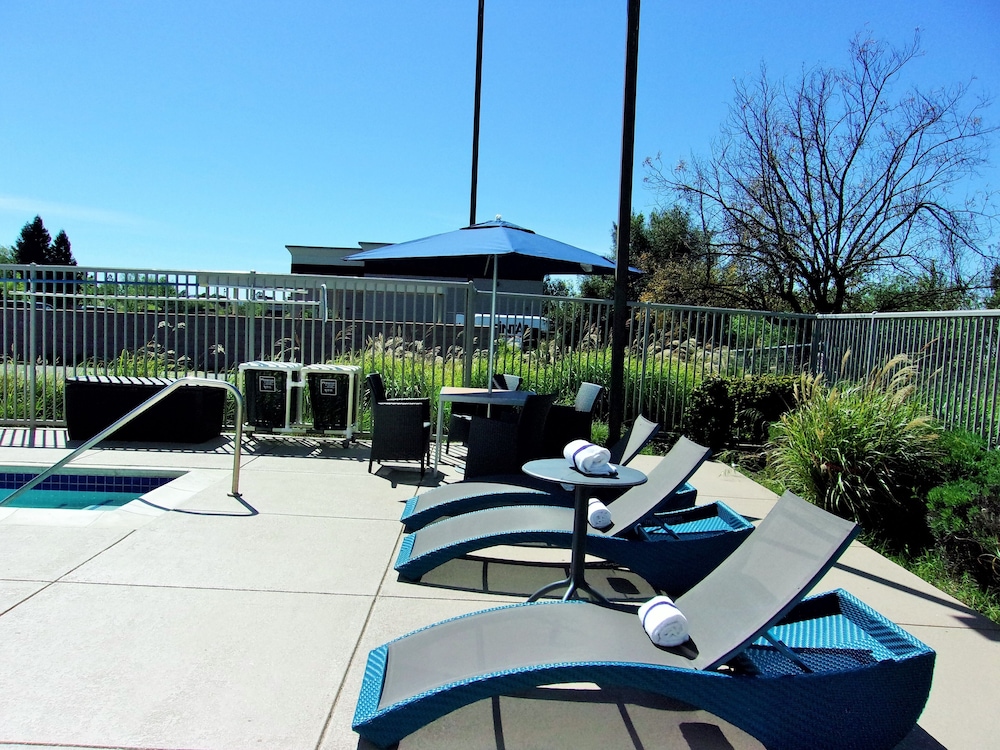 Hampton Inn & Suites Rohnert Park Sonoma County - photo 30
