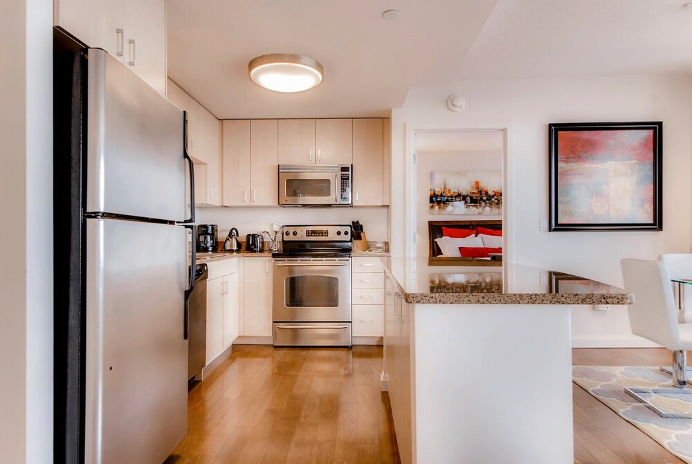 Global Luxury Suites at China Town - photo 9