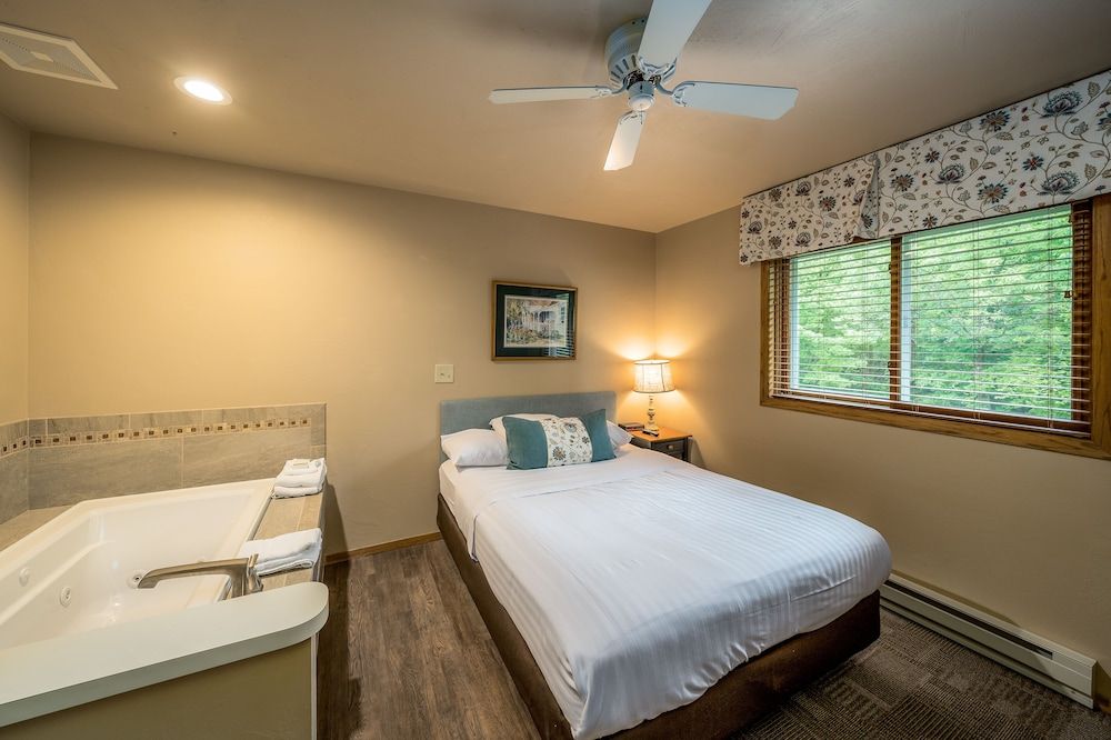 Somerset Inn & Suites - photo 21