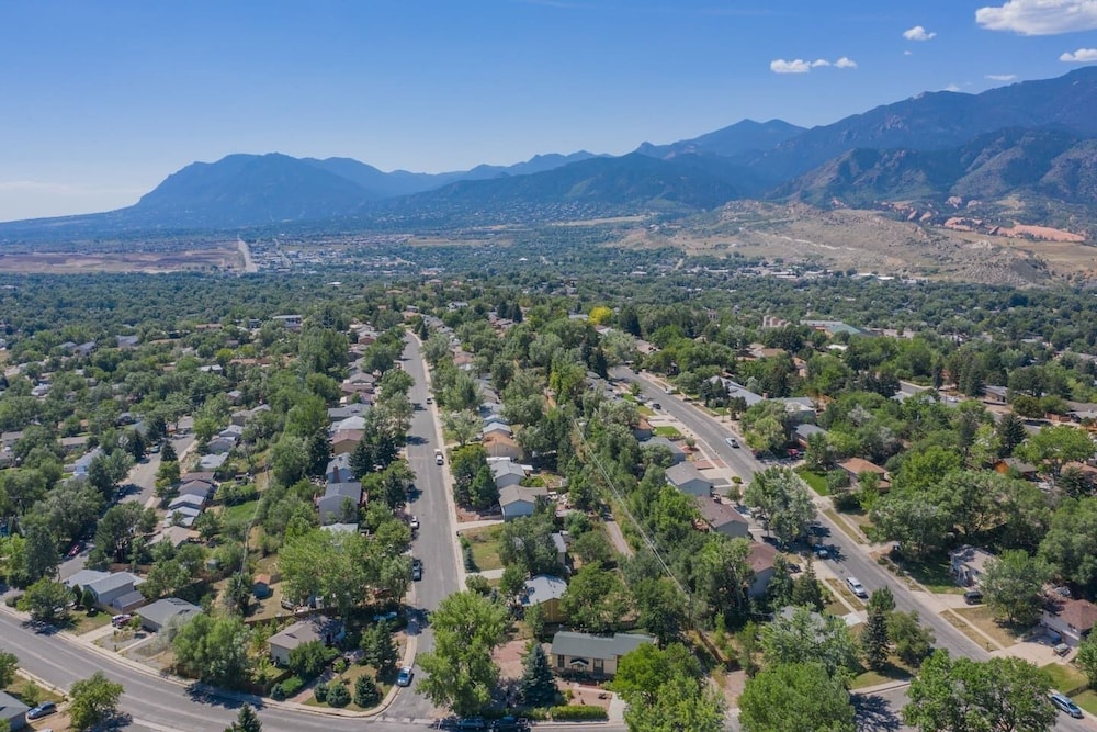 4BR Dog friendly Minutes to Garden of the Gods - photo 45