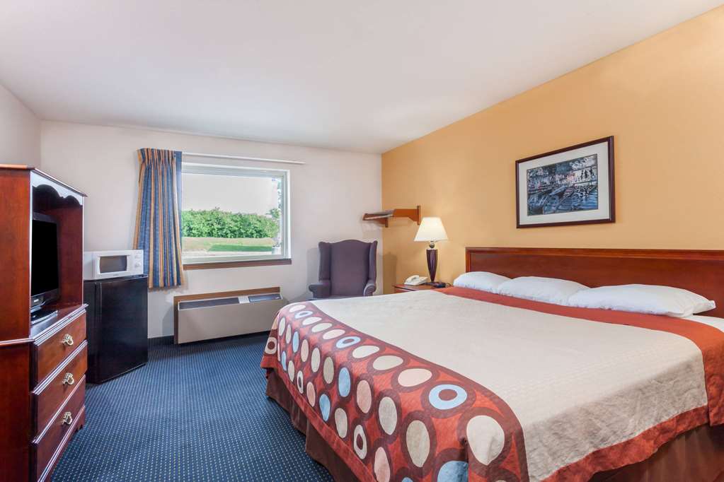Super 8 by Wyndham Lexington Hamburg Area - photo 20