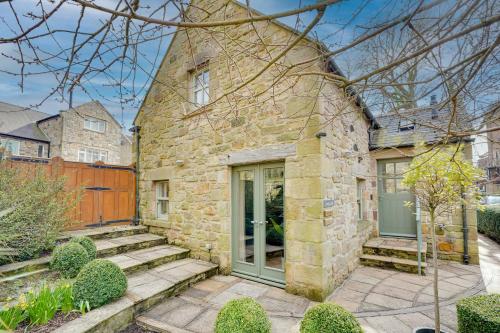 Garden Stable Cosy Stone Cottage with Parking — 4-Star Luxury Hotel in Alnmouth, United Kingdom