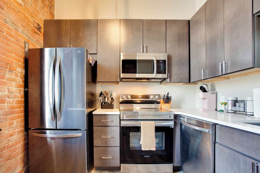 Custom Designed Studio Across From Washington Park 21233977 — Quincy