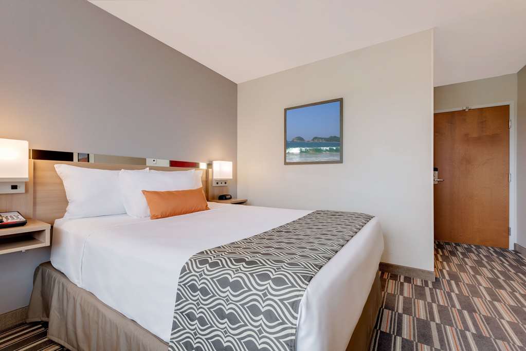 Microtel Inn & Suites by Wyndham Clarion - photo 5