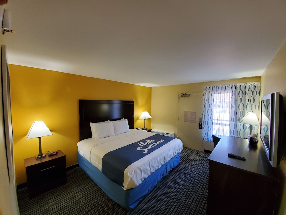 Days Inn by Wyndham Atlanta Southlake Morrow - photo 14