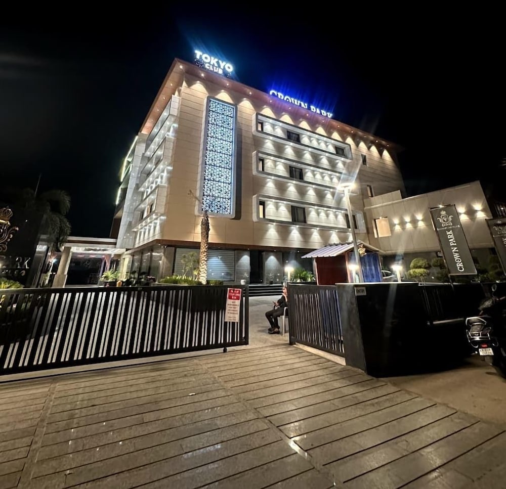 Crown Park Luxury Hotel in Bhilwara, India