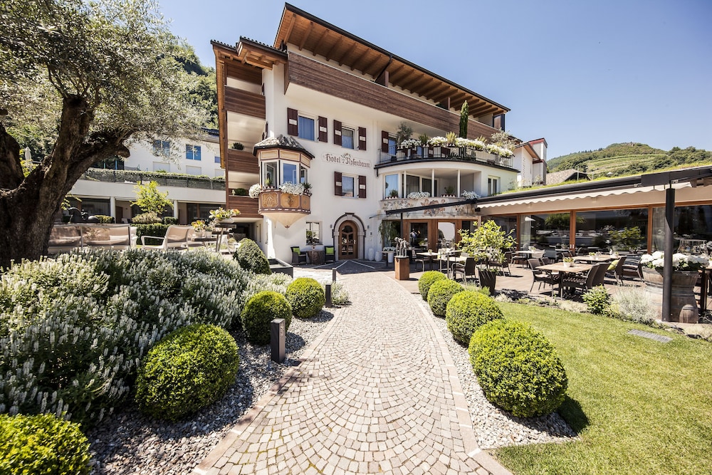 Boutique Hotel Zum Rosenbaum — 4-Star Luxury Hotel in Nalles, Italy