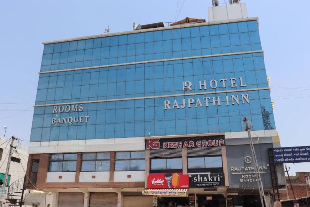Hotel Rajpathinn in Patan, India