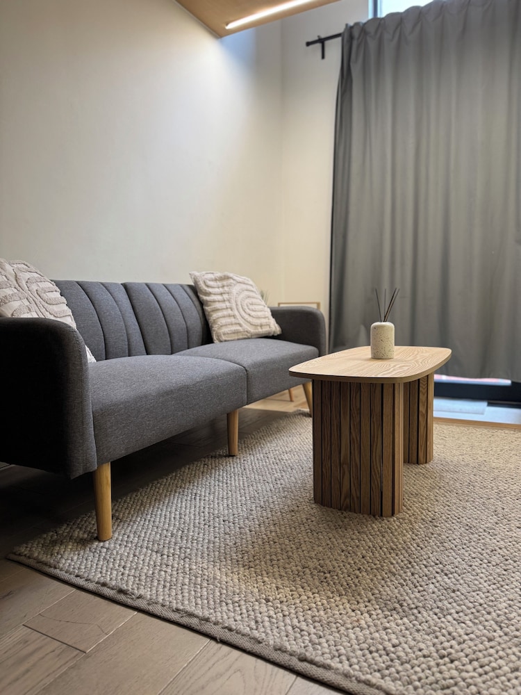 Central Manchester Duplex Balcony Roof Terrace Parking — 4-Star Luxury Hotel in Manchester, United Kingdom