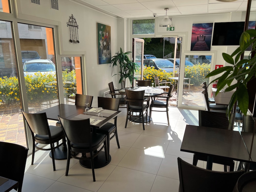 Hotel des Arcades de Cachan Grand Paris Sud in Cachan, France