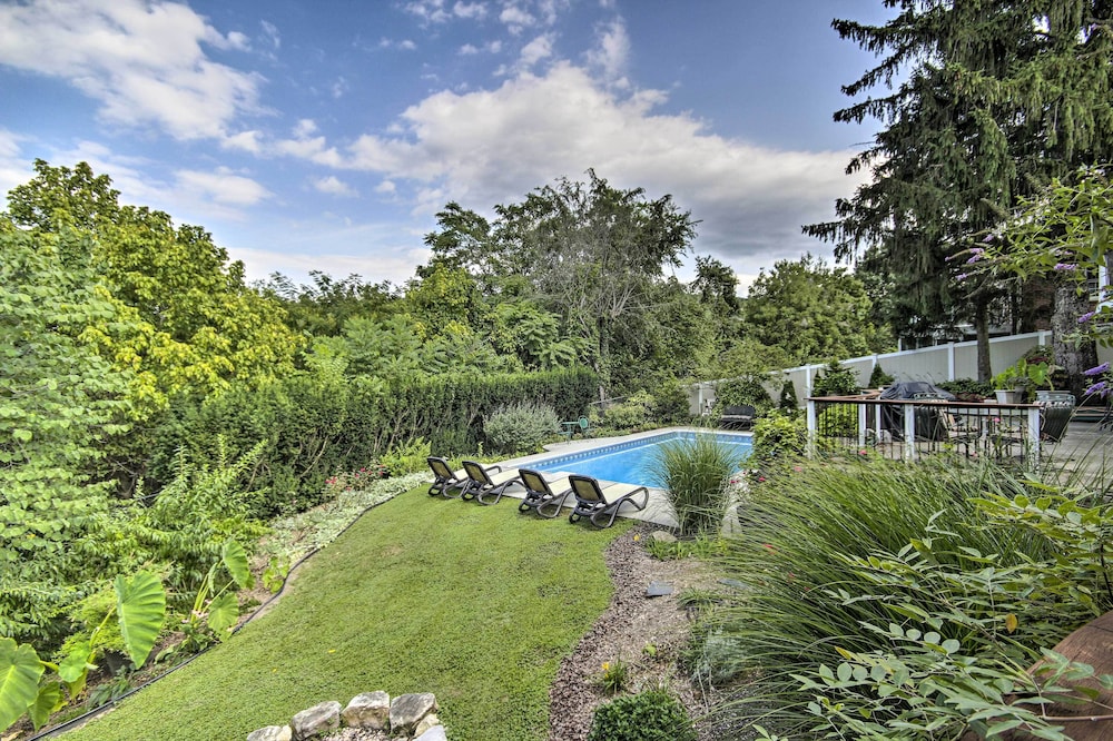Harpers Ferry Apartment with Private Pool and Hot Tub — 4-Star Luxury Hotel in Athens, United States