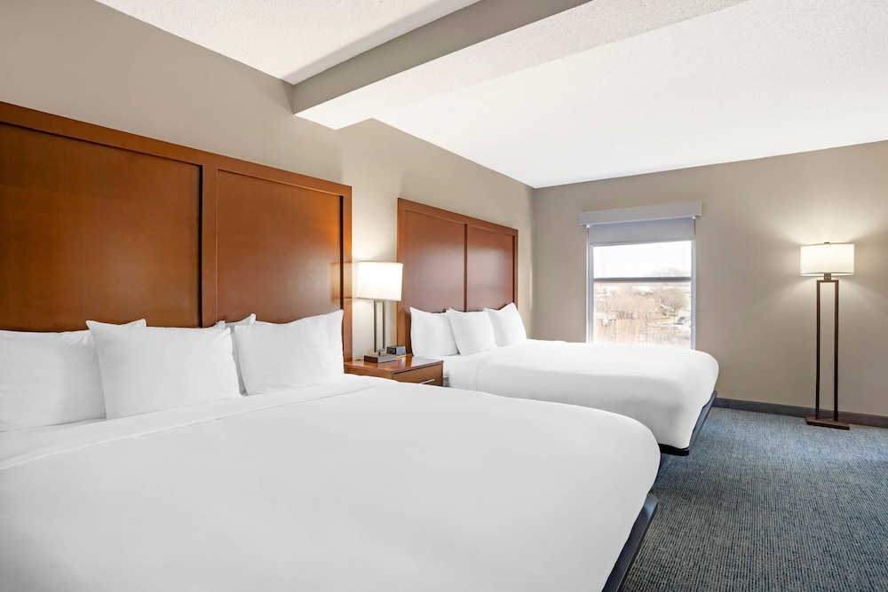 Comfort Suites near Birkdale Village Huntersville - photo 7