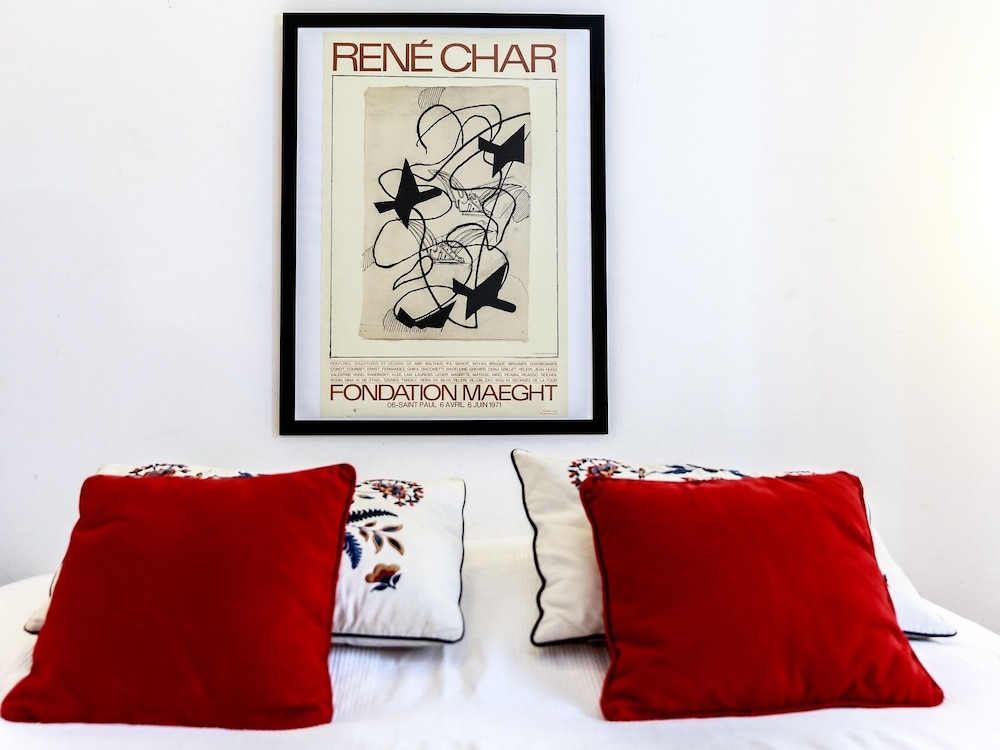 Montmartre Apartments Monet — 4-Star Luxury Hotel in Paris, France