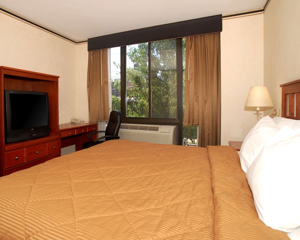 Crescent Hotel - photo 13