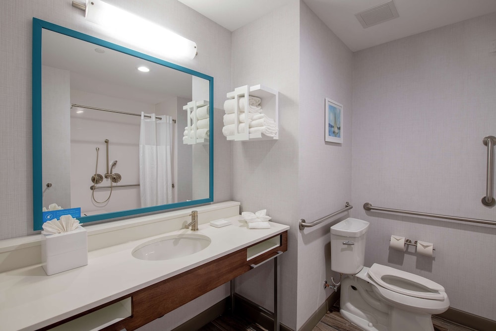 Hampton Inn & Suites Duncanville Dallas - photo 41