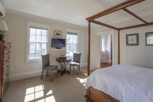 The Clarendon House - photo 29