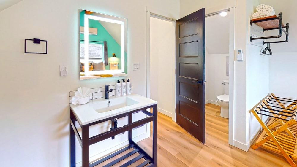 The Commons Urban Coastal Lodging - photo 15