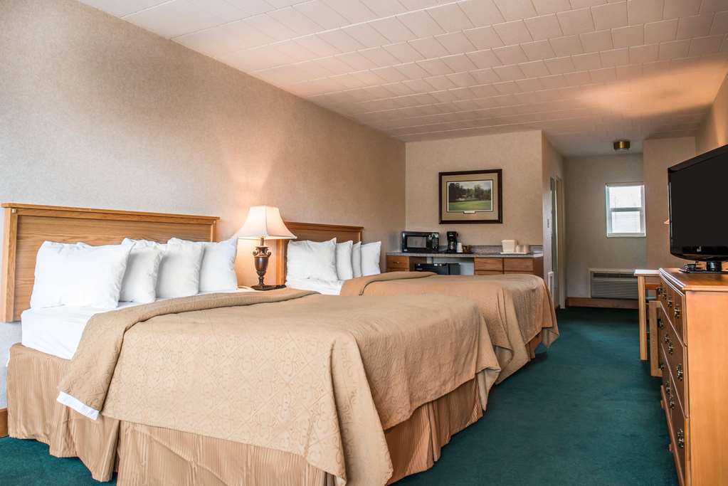 Quality Inn Pittsburgh Airport - photo 22