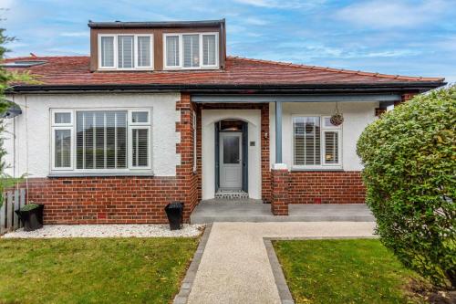 Berelands House Donnini Apartments — 4-Star Luxury Hotel in Prestwick, United Kingdom
