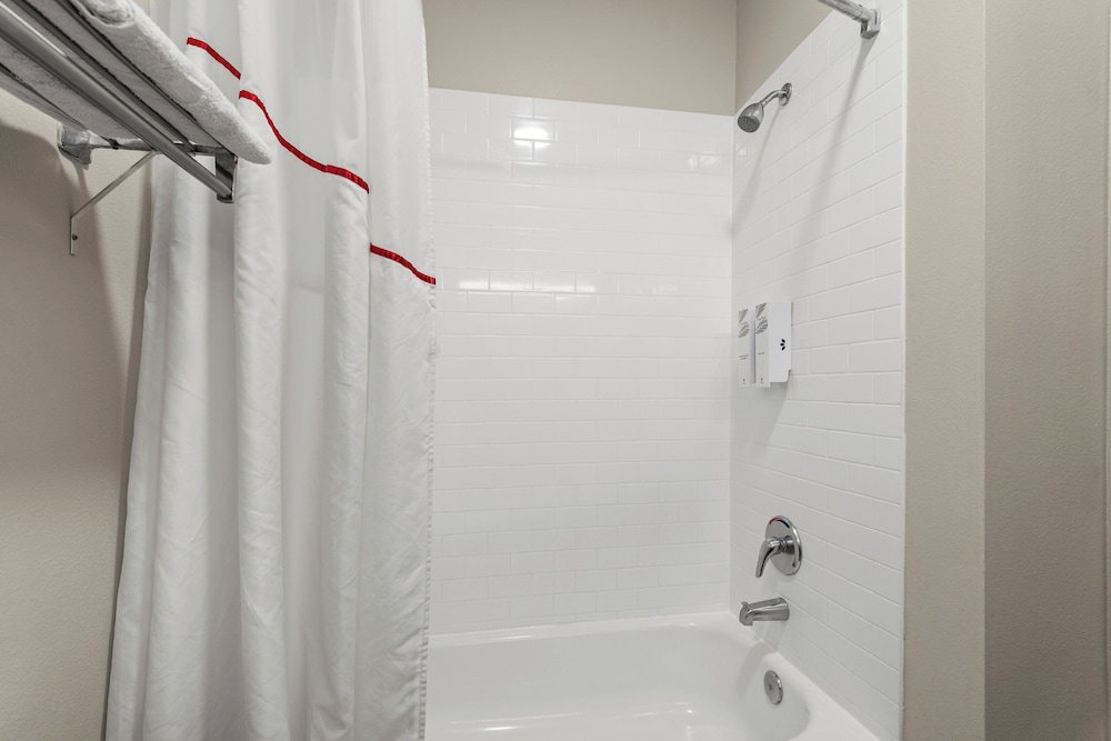 Baymont by Wyndham Baton Rouge - photo 24
