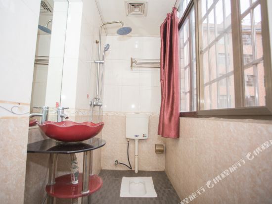 Qujing yingxin network parity hotel — hotel in Qujing