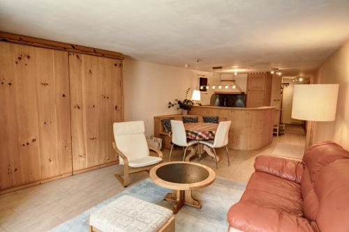 Chesa Munteratsch 1 Zimmerwohnung 310 Typ B — 4-Star Luxury Hotel in Silvaplana, Switzerland