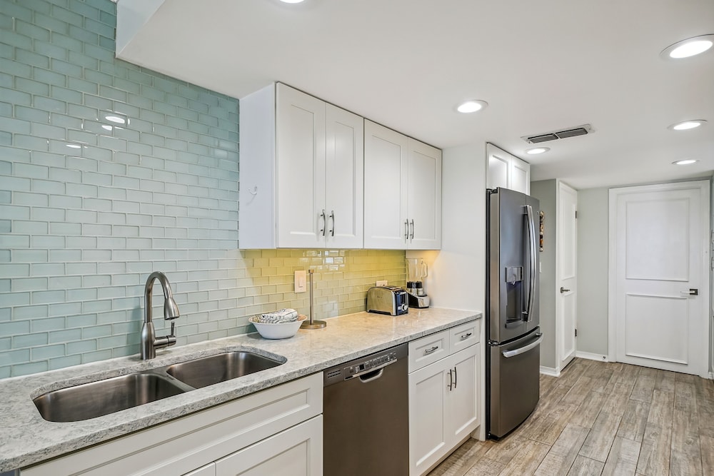 Destin Towers 61 2 Br Condo - photo 11