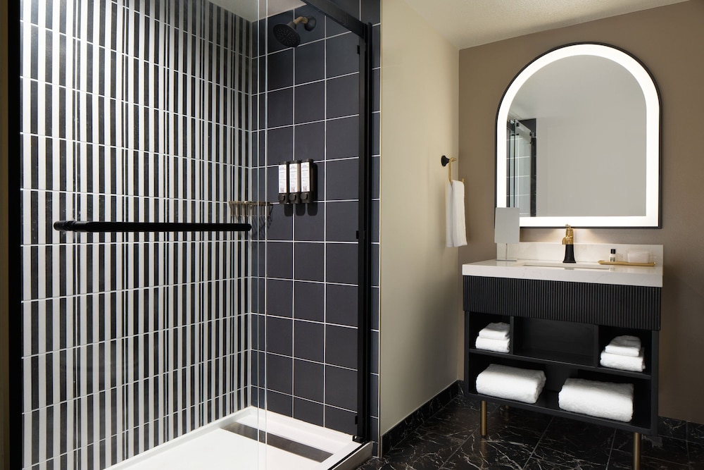 LaSalle Boutique Hotel - photo 25