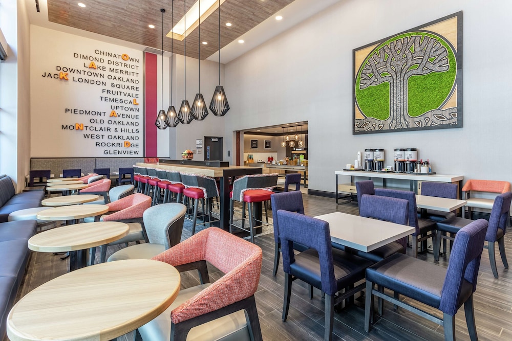 Hampton Inn Oakland Downtown City Center - photo 22