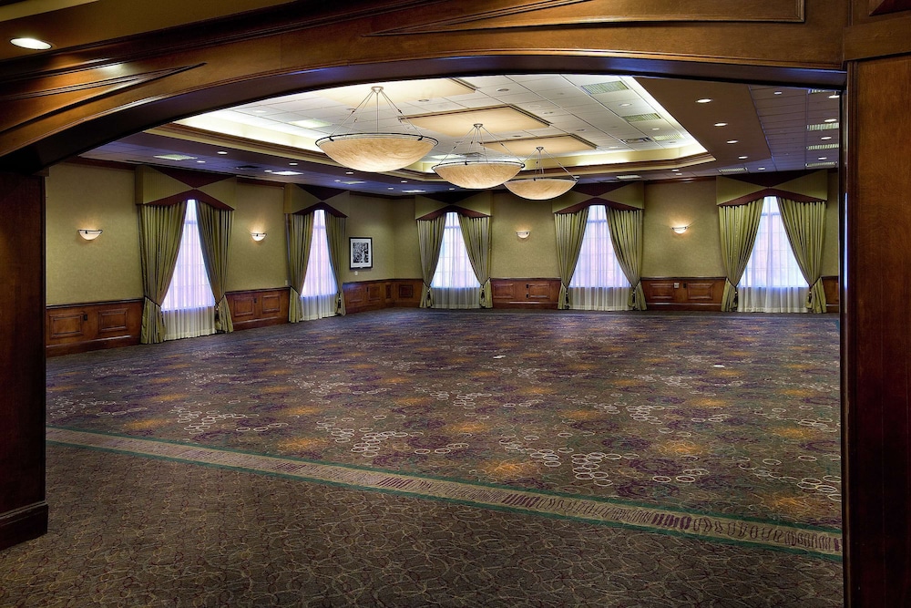 Embassy Suites by Hilton Kansas City International Airport - photo 63