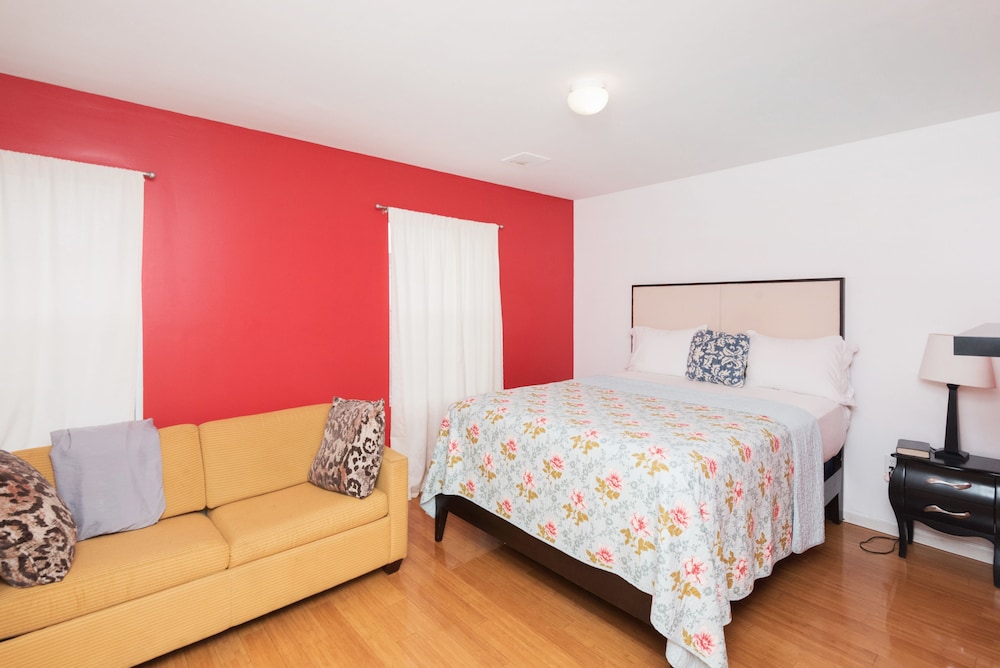 Racpanos Modern Stay on Union Street - photo 3