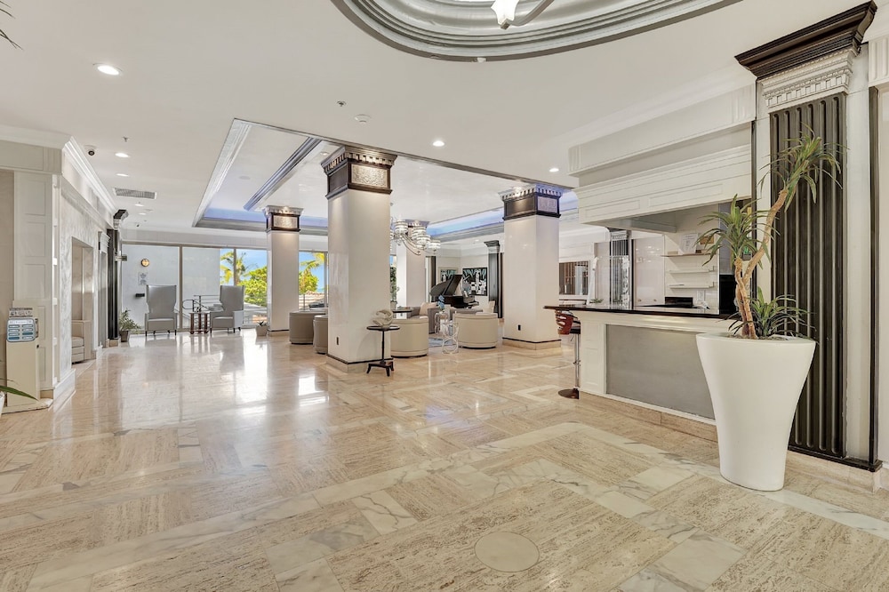 Ocean Manor Beach Hotel - photo 2