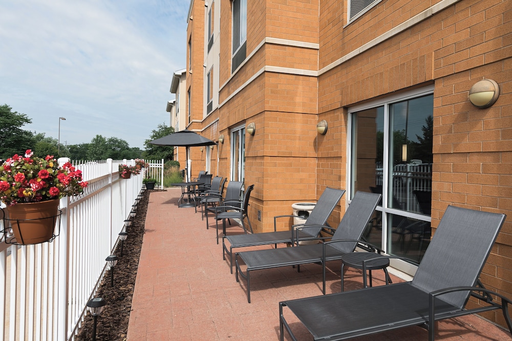 Fairfield Inn & Suites by Marriott Milwaukee Airport - photo 131