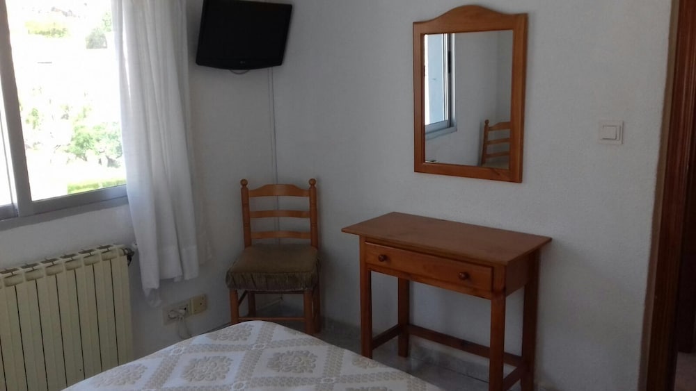 Pension El Pirineo — Confrides — photo 4
