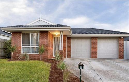 Welcome to Sunny Sanctuary — hotel in Carrum Downs