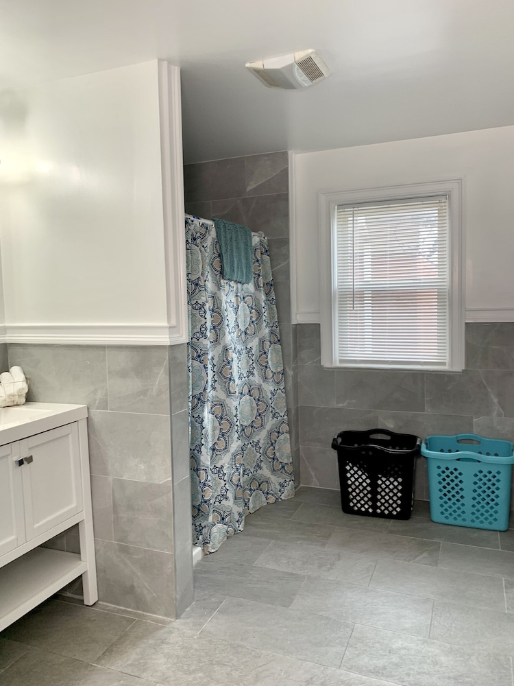 Texas Hold em Duplex 3BR Free Parking - photo 15