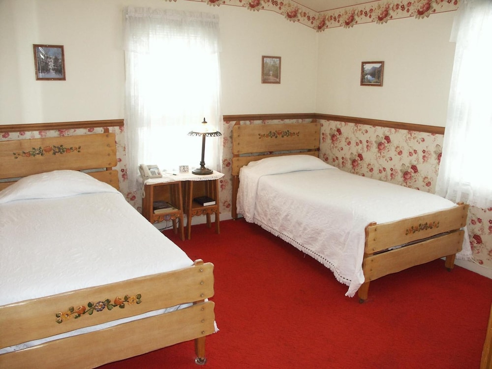 Bridgeport Inn - photo 12