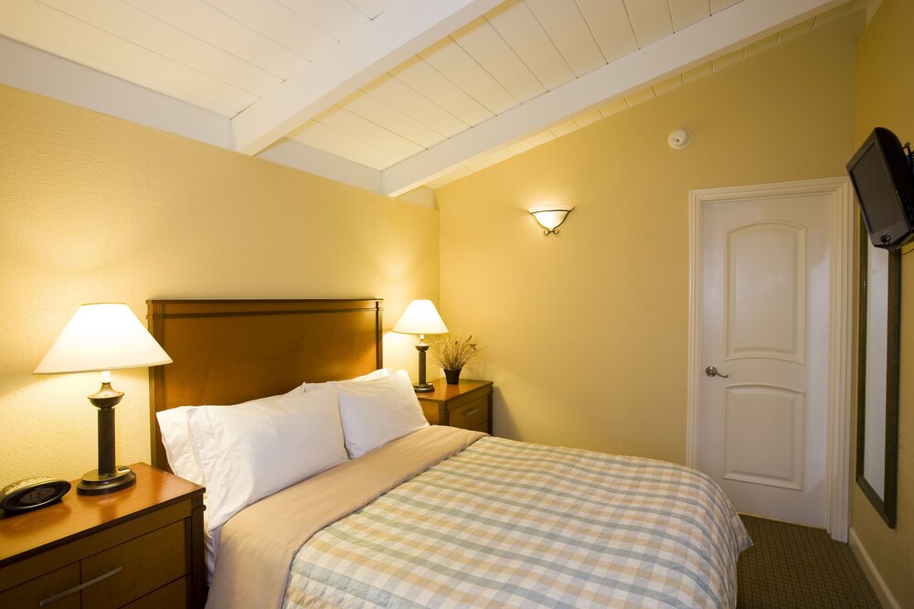 The Cottages Hotel - photo 6