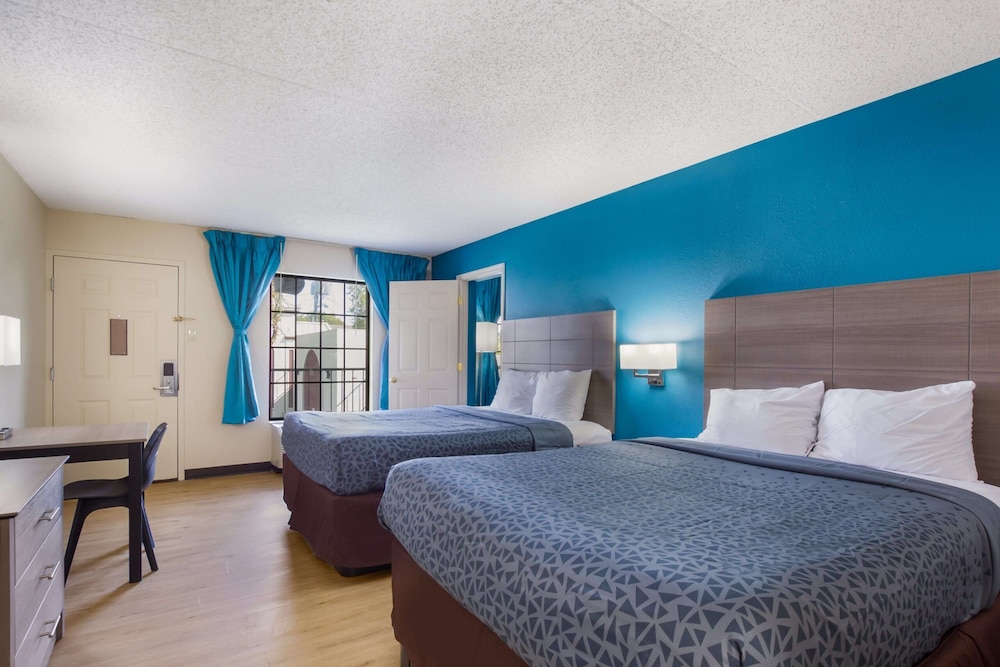 1 Life Studio and Suites - photo 10