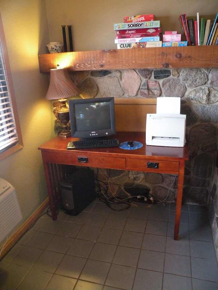 Boarders Inn & Suites by Cobblestone Hotels Ripon - photo 42