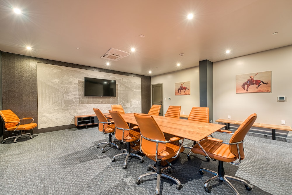 Hotel Lexen Newhall - photo 60